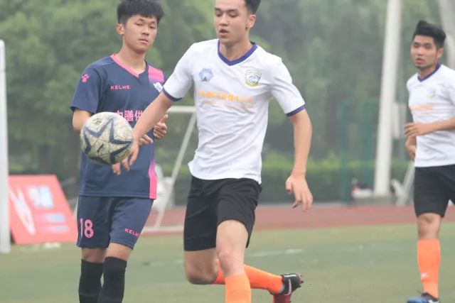 中方舰艇进入马尼拉湾附近，菲律宾海警紧急应对